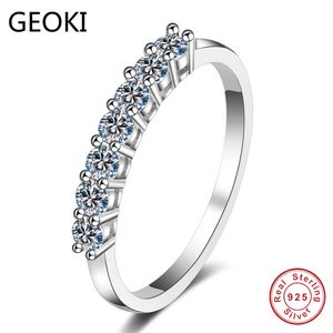Geoki Luxury 925 Silver Passed Diamond Test Mossanite Ring Perfect Cut 0.28 Ct d Color Vvs1 Bagues de fiançailles pour femmes