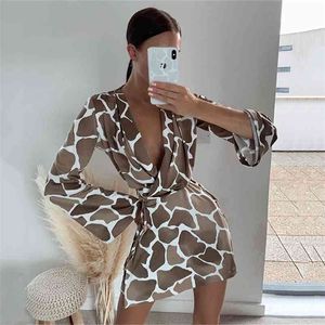 Geomatricy Print Wrap Robe Femmes Vêtements Vêtements Sash Manches Longues Mesure Fête Sexy V ecoux Élégant Court 210427