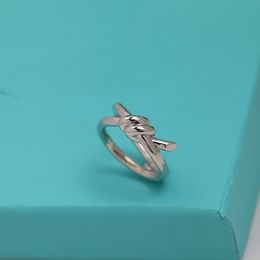 Geometrische ontwerper Ring Minimalistische Wikkelring voor dames Vergulde ringen Jubileumringen voor vrouwen Veelzijdige cirkelring Luxe bedel Mode-sieraden cadeau