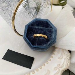 Geometrische Bloemmotief Ontwerp Ring Brazilië Rusland Retro Mode Persoonlijkheid Titanium Staal Vergulde Ring voor Vrouwen designer ring