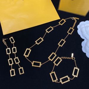 Geometrie Brass Chain ketting Bracelet Women gegraveerd f Initialen Letterinstellingen 18K Gold Designer Sieraden Verjaardag Feestelijke kerstcadeaus FS7 --01