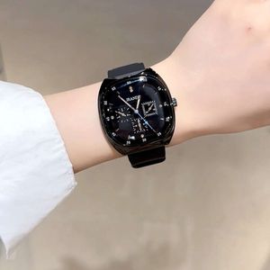Gerangdi Sports Fashion Square Wristwatch Tiktok Network Red Men's et Women's Watch H9320L-S