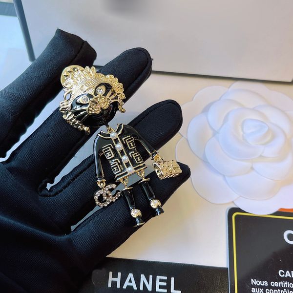 GG GG Designer Broche Broche Plaqué Or En Acier Inoxydable C-Lettre Broches Lion Diamant Épinglettes Ornements Femmes Célèbres Se Marier Bijoux De Mariage