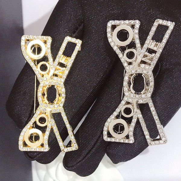 GG GG Diseñador Chapado en oro Broches Joyería de moda Chica Perla Broche de diamantes Regalo premium Pareja Familia Accesorios para fiestas de bodas Regalos