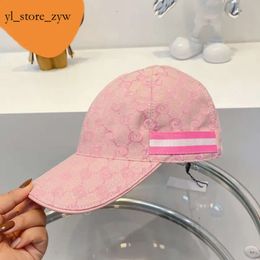 Ggity New Mens Canvas Baseball Hat GU Diseñadores Gorras Sombreros Mujeres Gorra ajustada Moda Fedora Carta Raya Hombres Casquette Beanie Bonnet Sombreros de lujo para mujer Icono 1319