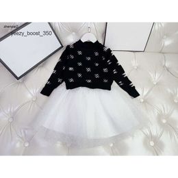 Gglies Girls Dress Designer Enfants Survêtements Automne Baby Partydress Taille 110-160 Hot Diamond Pull et jupe en dentelle HP