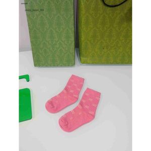 Gglies Calcetines de lujo para bebés Medias para niños pequeños Un paquete de cinco pares de ropa de diseñador para niños Manguera para niño y niña Pantimedias para niños con estampado de letras en cuadrícula