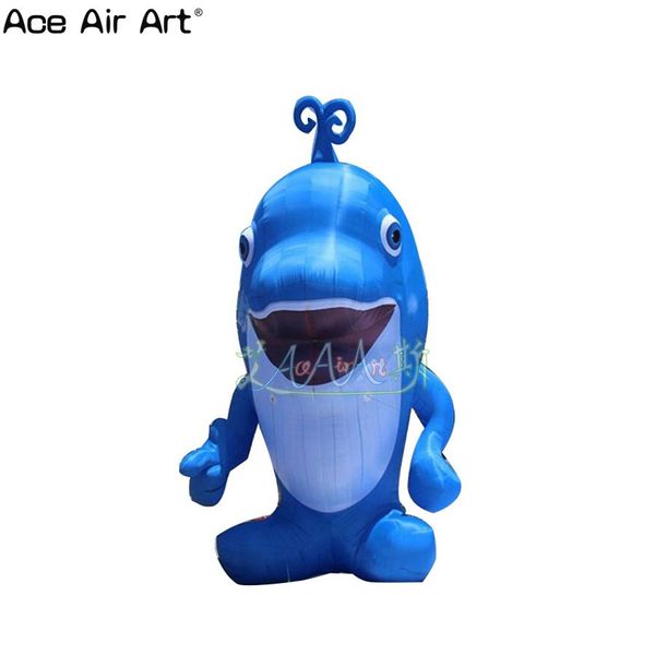 Modelo de delfín de ballena de dibujos animados inflable gigante de pie de 6 m H con una sonrisa y una pose en jarras