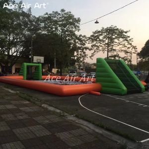 Terrain de football gonflable géant de terrain de football d'enfants avec le lancement de porte du football pour KidsAdults