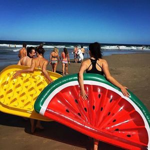 Jouets gonflables géants de la cercle de natation pastèque ananas été matelas en flotteur d'eau outdor anneau de piscine de plage 240506