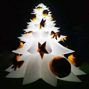 Décorations gonflables extérieures d'arbre de Noël illuminées par LED géantes décor commercial de nouvel an décoré pour la décoration de vacances de centre commercial