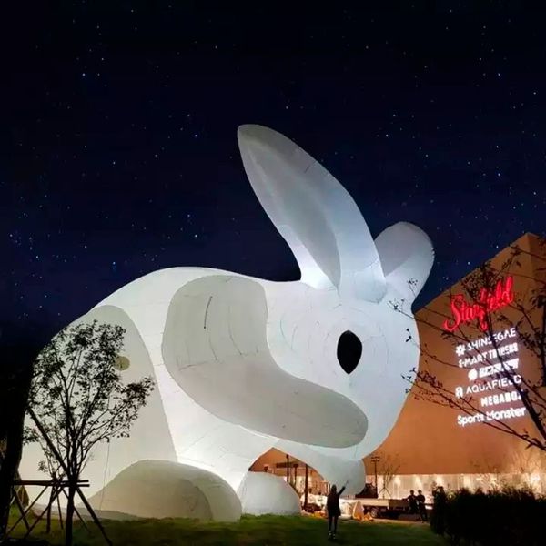 Iluminación blanca gigante Modelo de conejo inflable Bunny Eventos grandes caricatura de animales para decoración