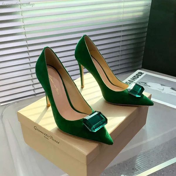 Gianvito Rossi chaussures de mariée pompes105mm décoration en cristal bouts pointus talons aiguilles pompes à talons semelle extérieure en cuir femmes designers robe talons à bout pointu