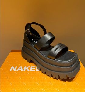 Naakte wolfe mode trenge ontwerper dames heerlijke nylon platform slipper luxe metaalleer slippers casual scuffs strand sandalen maat 35-40