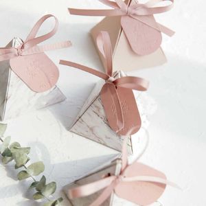 Boîte-cadeau Pyramide triangulaire verte Boîte à bonbons en marbre Faveurs de mariage et cadeaux Emballage Boîtes de chocolat Fournitures de fête de douche de bébé 210724