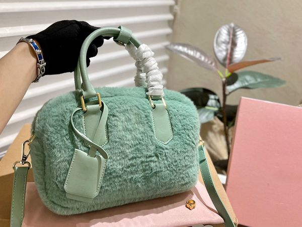 Emballage de boîte-cadeau, sac d'oreiller moelleux, atmosphère miumiuly, pleine capacité, sac à main tout-en-un décontracté et à la mode