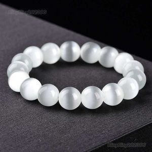 Cadeau de Qixi petite amie White Cat Eye Stone Bracelet Girl White Day Boyfriend Versatile Fashion Sweet Hot charmes bijoux en diamant