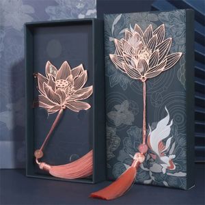 Gift Teachersday Student Stationery Livre Paginator Metal Readator Bookmark Page Marker Flower Flowe de feuille creuse 240428