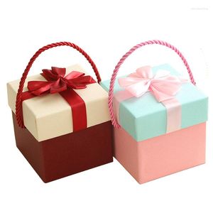 Geschenkwikkeling 1/2/6 stcs Elegante schattige bruiloft Candy Box voor zoete lijst Stijve chocoladedozen met handvat luxe kartonverpakking