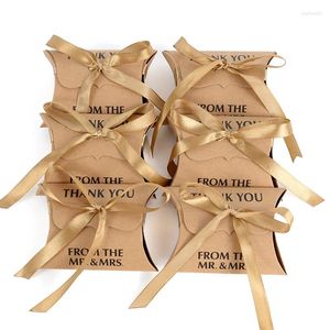 Geschenkwikkeling 10/20 stcs Mr Mrs Pillow Paper Candy Boxes Wedding Snack Packaging Box Gifts For Gasten Accessoires