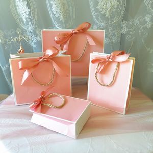 Envoltura de regalo 10 PC Bolsa de regalo rosa Caja de regalo Embalaje de dama de honor Adorno de boda Bolsa de papel Kraft Fiesta para baby shower Libro con asa Cinta 230829