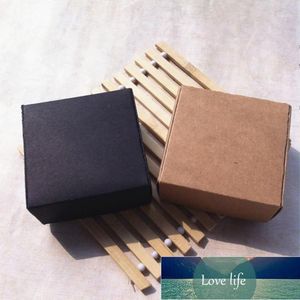 Emballage cadeau 100pcs / lot-6.4 * 6.4 * 2.8cm Boîte de papier kraft vierge Boîtes d'emballage de bricolage pour bijoux Bonbons Boîtes de stockage de savon à la main1 Prix usine design expert Qualité