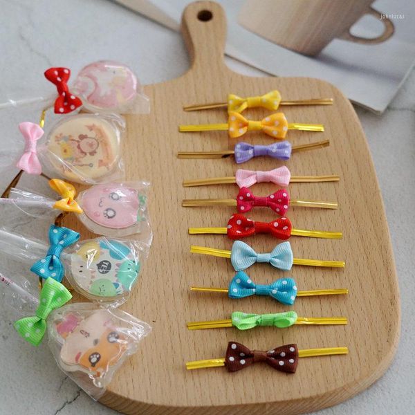 Cadeau cadeau 100pcs / pack métallique torsion fil cravate bowknot lolipop bonbons cookie sac d'emballage décor violoncelle décoration d'anniversaire de mariage