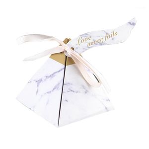 Geschenkwikkeling 100 van Party Favor Tafel Tafel Triangle Bridal Shower Marble Look Ribbons Tags European Diy Tower Feestelijke Candy Box Decorations1