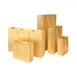 Geschenkwikkeling 10 stks /lot papieren zak aangepast logo goud kleding winkelen gouden kartonnen bruiloft gunst tassen