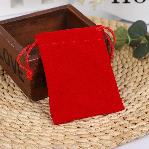 Cadeau cadeau 10pcs / lot Saint-Valentin Sacs rouges Sacs en daim Tissu Cordon Design Candy Bijoux Emballage Sac Mariage