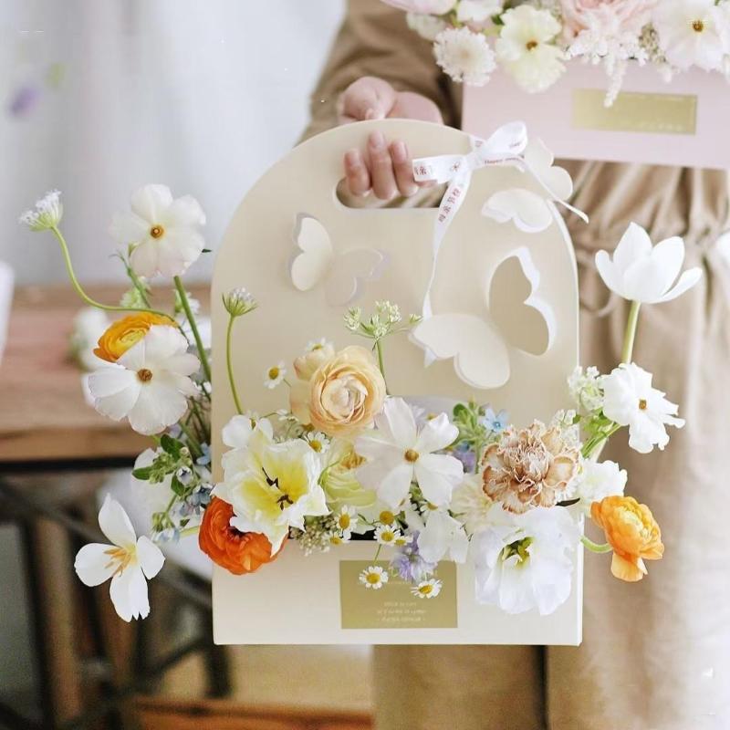 Papel de regalo 10 Uds. Caja de flores portátil mariposa ahueca hacia fuera arreglo manija cesta tienda embalaje bolsa de papel decoración de fiesta