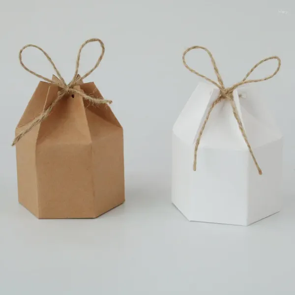 Enveloppe cadeau 10pcs Boîte de bonbons en papier kraft hexagonal simple avec emballage de chocolat pour le mariage d'anniversaire décor de fête de bébé