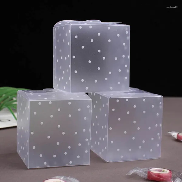 Enveloppe cadeau 10pcs Boîtes à points givrés blancs Boîte d'emballage en plastique carré pour la fête d'anniversaire de mariage au chocolat de bonbons 6x6x6cm