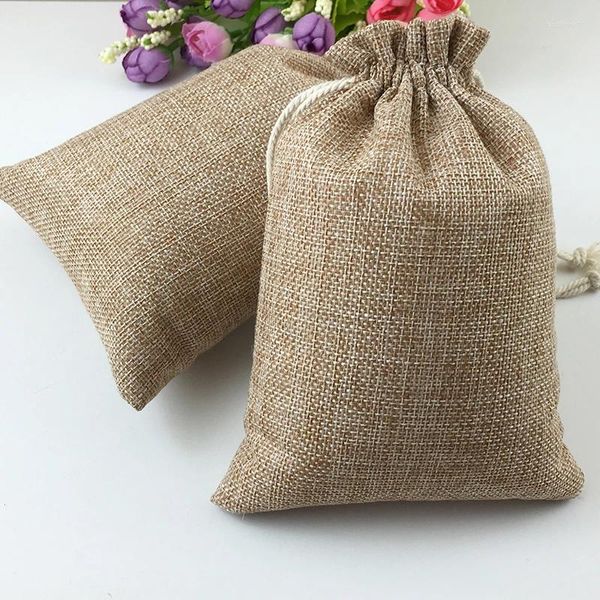 Cadeau cadeau 13 18 30pcs Vintage Brown Sacs de jute faits à la main Sacs à cordon pour bijoux / mariage / emballage de Noël Pochette en lin