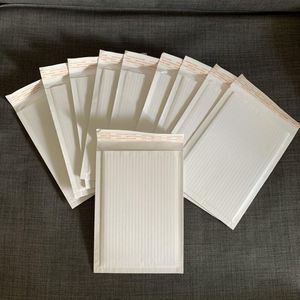 Envoltura de regalo 170x225 mm Bolsas corrugadas blancas fuertes Sobres rígidos para tarjetas PO Manténgase sobres planos Cartón Documento Cartón Reciclable Regalo