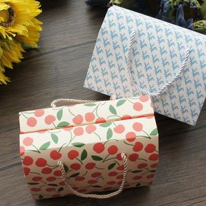Emballage cadeau 19 10 13cm 10pcs Sky Blue Red Cherry Paper Box avec poignée Candy Cookie Chocolat Macaron Emballage de mariage