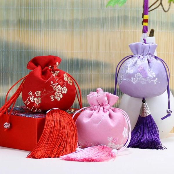 Envoltura de regalo 1pc bordado sachete plum blossom moda portátil de estilo chino joya de brocado de brocado de dibujo