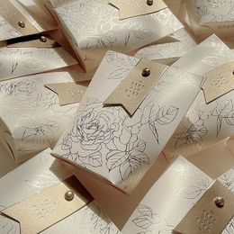 Geschenkpapier, 20 Teile/los, exquisites Stempel-Blumenmuster, Hochzeits-Süßigkeitsbox, Urlaubsbedarf, einfach zu faltende kleine Geschenkpapier-Box 230306