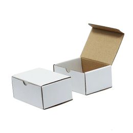 Cadeauverpakking 20 stuks kartonnen doos Kerstcadeaudoos 3-laags golfkartonkraftpapier Verpakking Mailers Kleine doos Op maat gemaakt voor Mistery Box 231020