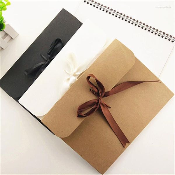 Cadeau cadeau 24 18 0.7cm blanc / brun / noir sac de poche en papier kraft mouchoir mouchoir foulard en soie boîtes d'emballage boîte d'enveloppe de carte