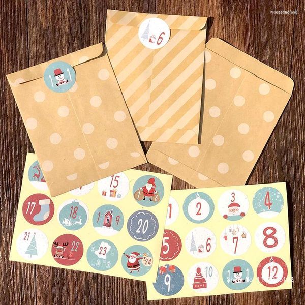 Cadeau cadeau 24pcs sacs en papier kraft avec joyeux Noël numéro autocollant points sac rayé Noël bonbons emballage année fournitures