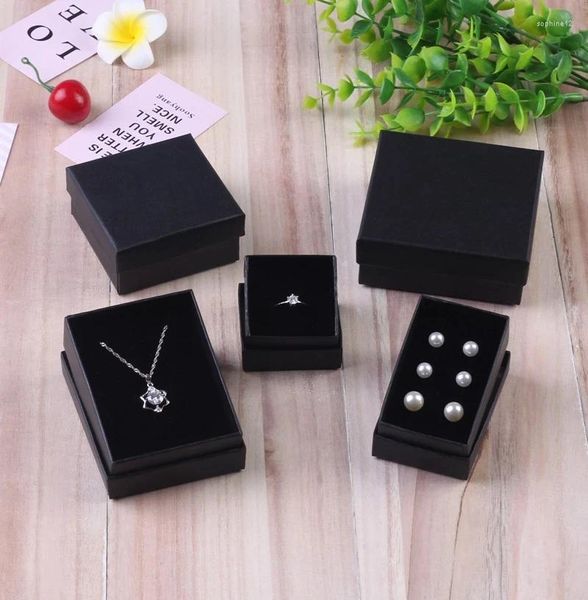 Cadeau cadeau 24pcs boîtes à bijoux en papier perlé boîte de bracelet noir petit organisateur de bijoux collier boucles d'oreilles bague peut logo personnalisé