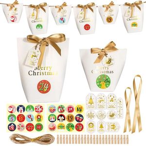 Envoltura de regalo 24 unids / set Bronceado blanco Feliz Navidad Caja de dulces Bolsas de paquete de favor creativo con decoración de etiqueta de cinta