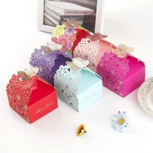 Cadeau cadeau 25 / 50pcs boîte de bonbons creux pétale papillon boîtes de papier mignon personnalité chocolat fête de mariage faveurs décorations