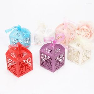 Enveloppe cadeau 25 / 50pcs / ensemble Love Heart Laser Coup Cut Hollow Bird Favors Cadeaux Boîtes de bonbons avec ruban Baby Shower Wedding Party Supplies