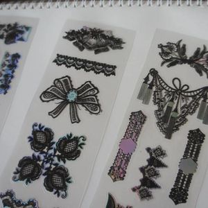 Enveloppe cadeau 3 feuille en dentelle noire Bow Flower Laser Couleur PVC Conception d'autocollant Tag Sceau décoration Scrapbooking DIY