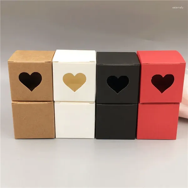 Cadeau cadeau 30pcs / lot 5x5x5cm couleurs de bonbons solides avec boîte de carte de papier coeur creux pour tasse gâteau de lune nourriture pudding cookie paquet debout