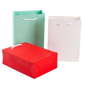 Emballage Cadeau 30 Pcs/Lot Solide Épaissir Kraft Papier Cadeau Sac Sacs D'anniversaire De Mariage Pour Les Cadeaux Avec Poignée 21X15X8Cm En Gros 220427 Drop Dhaf4