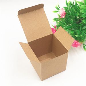 Cadeau cadeau 30pcs / lot vintage mini cube boîtes de papier kraft pour fiançailles bonbons haricots conteneur de stockage avec des cordes en gros
