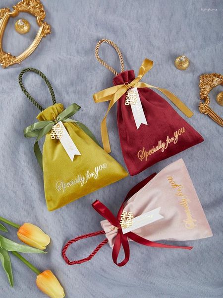 Cadeau cadeau 30pcs sacs de velours avec poignées boîte de bonbons de mariage baby shower faveurs emballage fournitures de fête de chocolat en gros